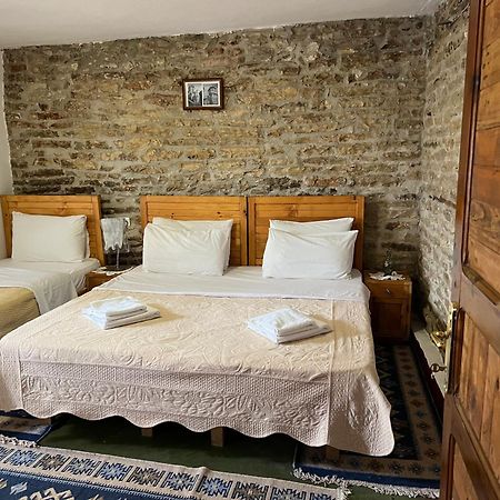 Guest House Salaria Gjirokastër Esterno foto