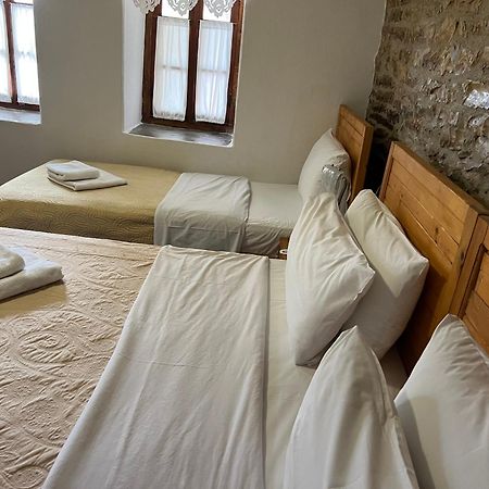 Guest House Salaria Gjirokastër Esterno foto