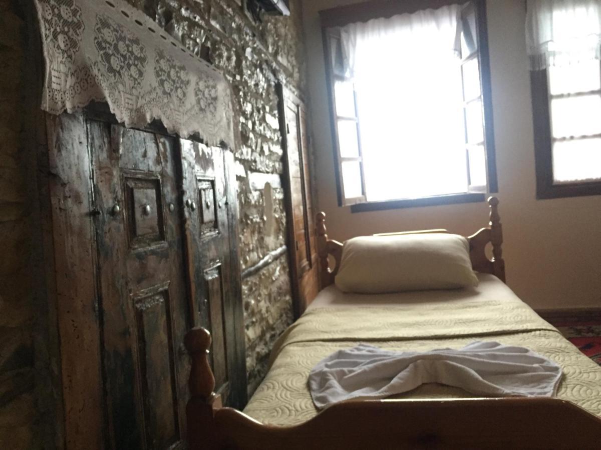 Guest House Salaria Gjirokastër Esterno foto