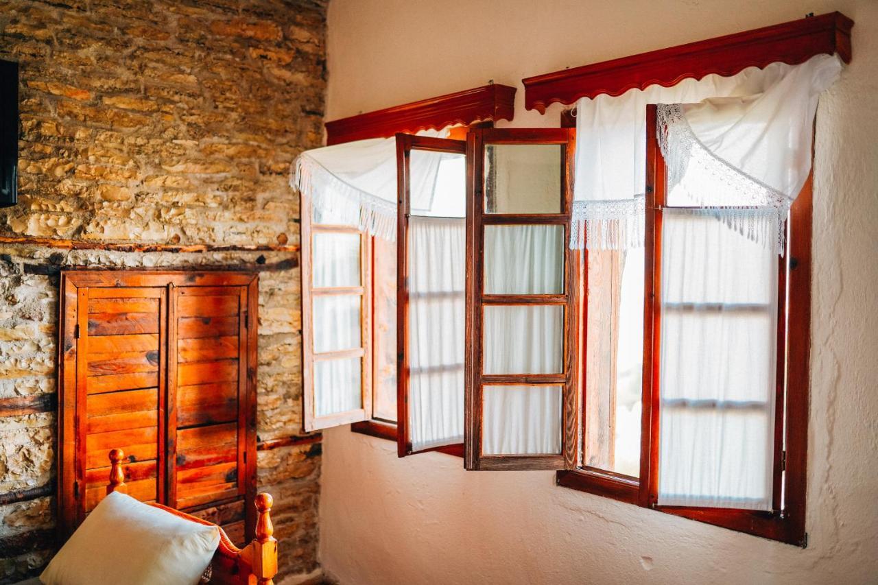 Guest House Salaria Gjirokastër Esterno foto
