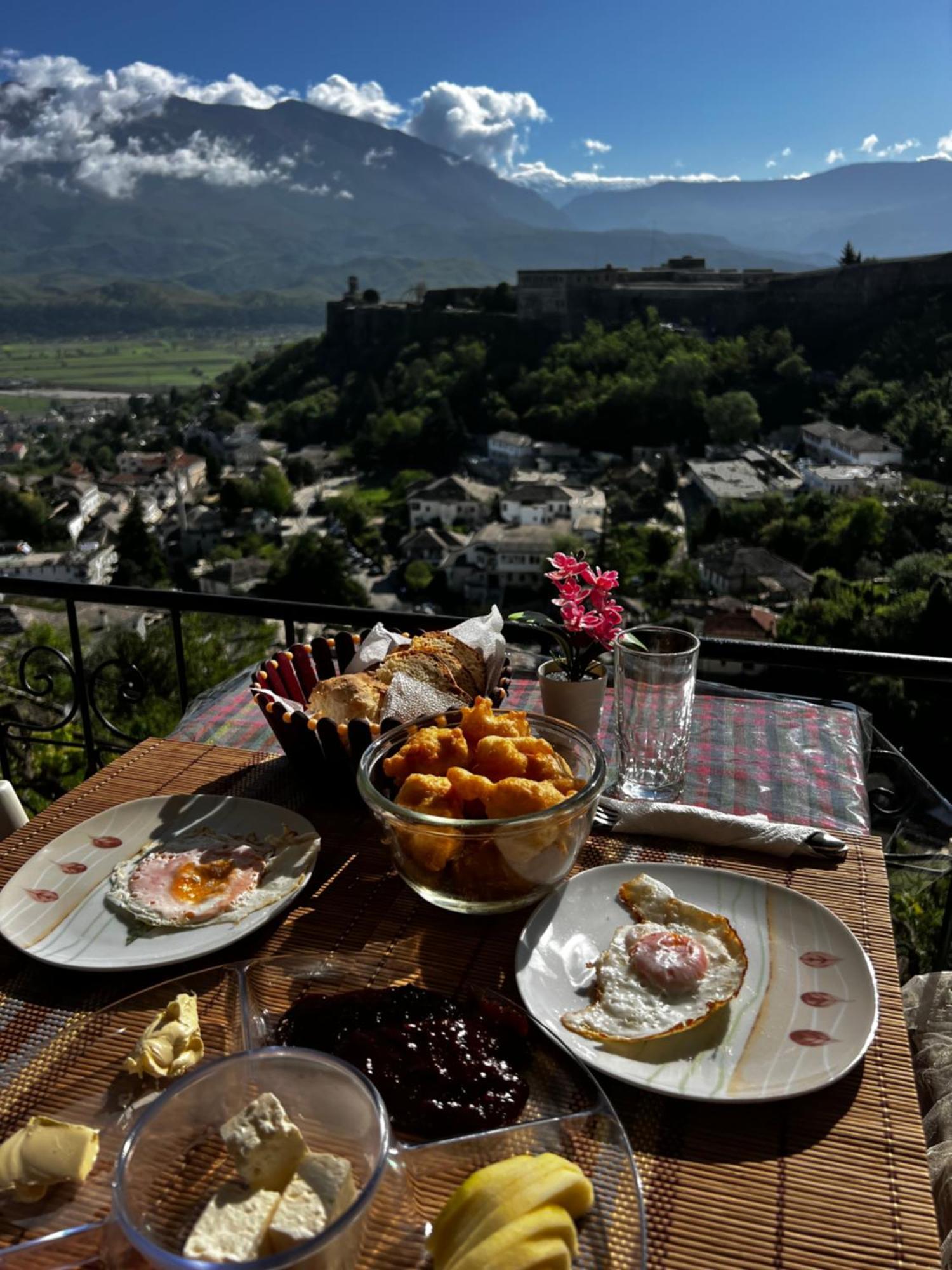 Guest House Salaria Gjirokastër Esterno foto