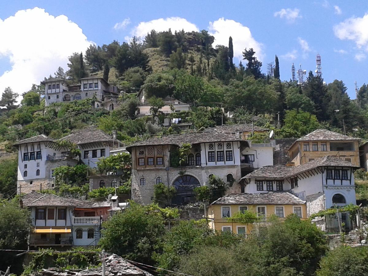 Guest House Salaria Gjirokastër Esterno foto