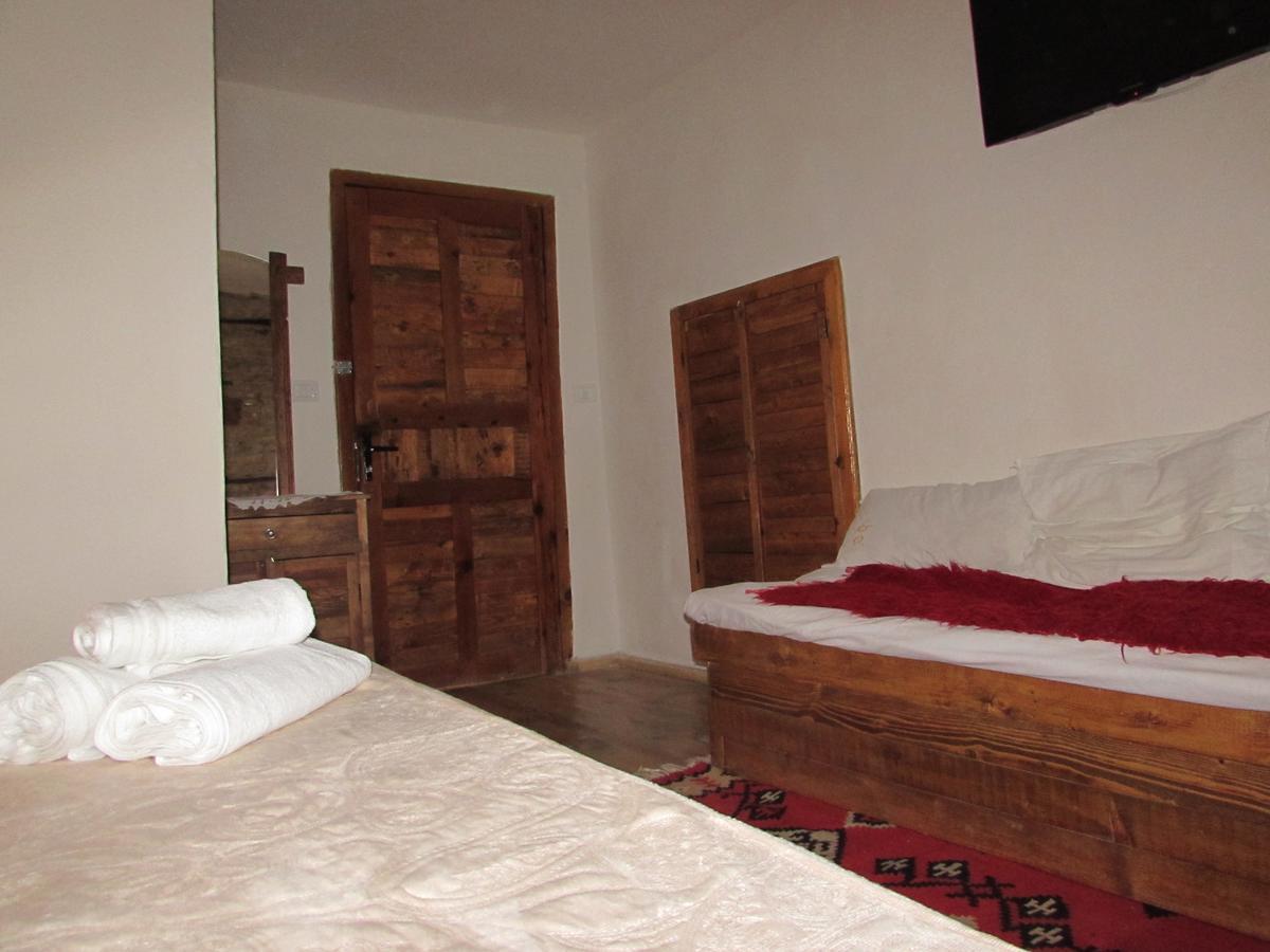 Guest House Salaria Gjirokastër Esterno foto