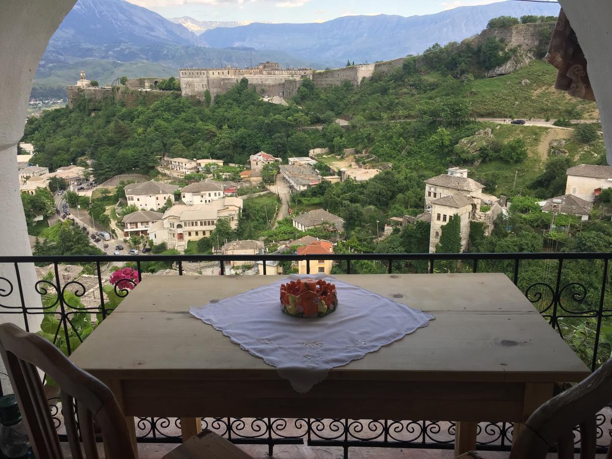Guest House Salaria Gjirokastër Esterno foto