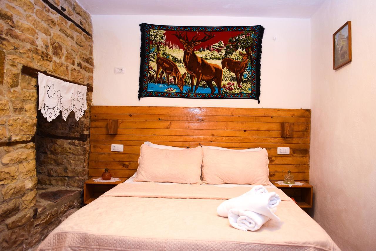 Guest House Salaria Gjirokastër Esterno foto