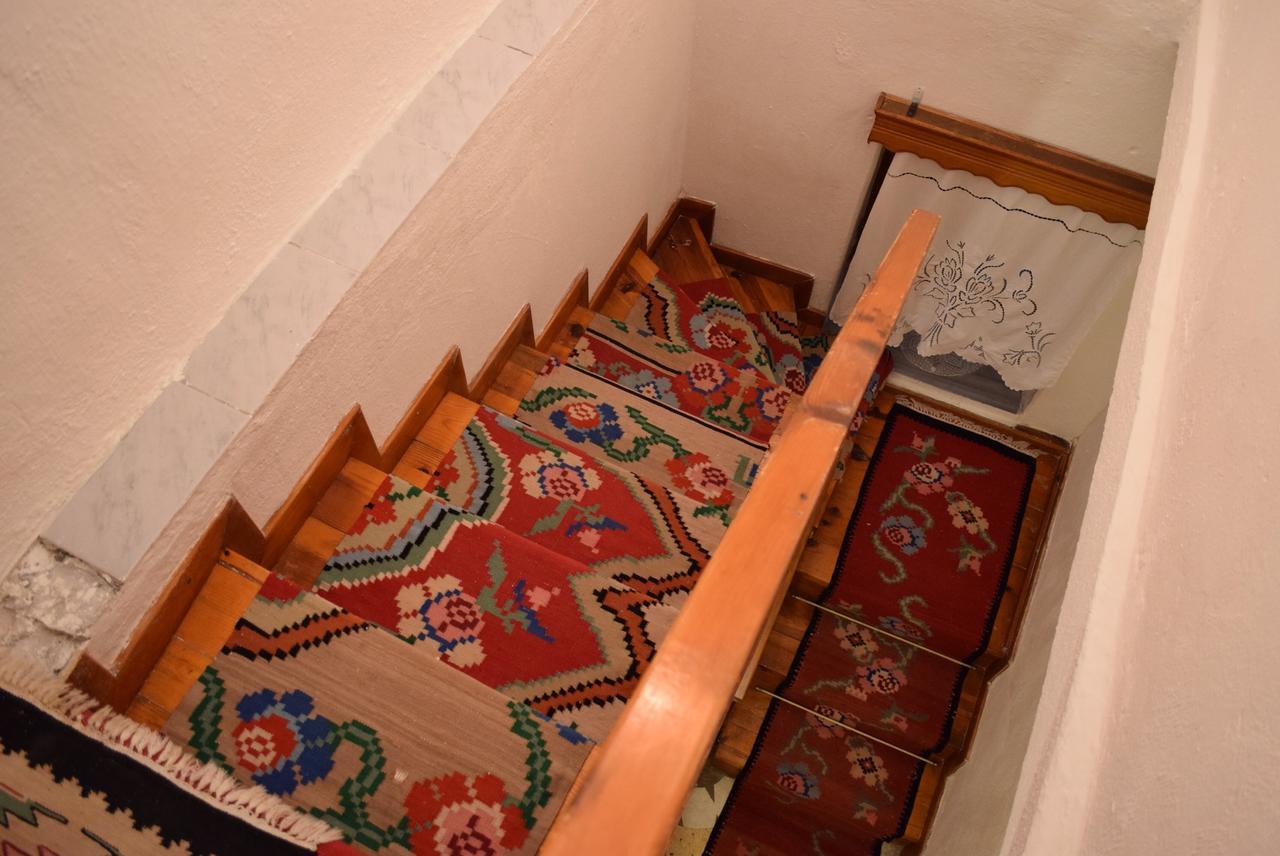 Guest House Salaria Gjirokastër Esterno foto