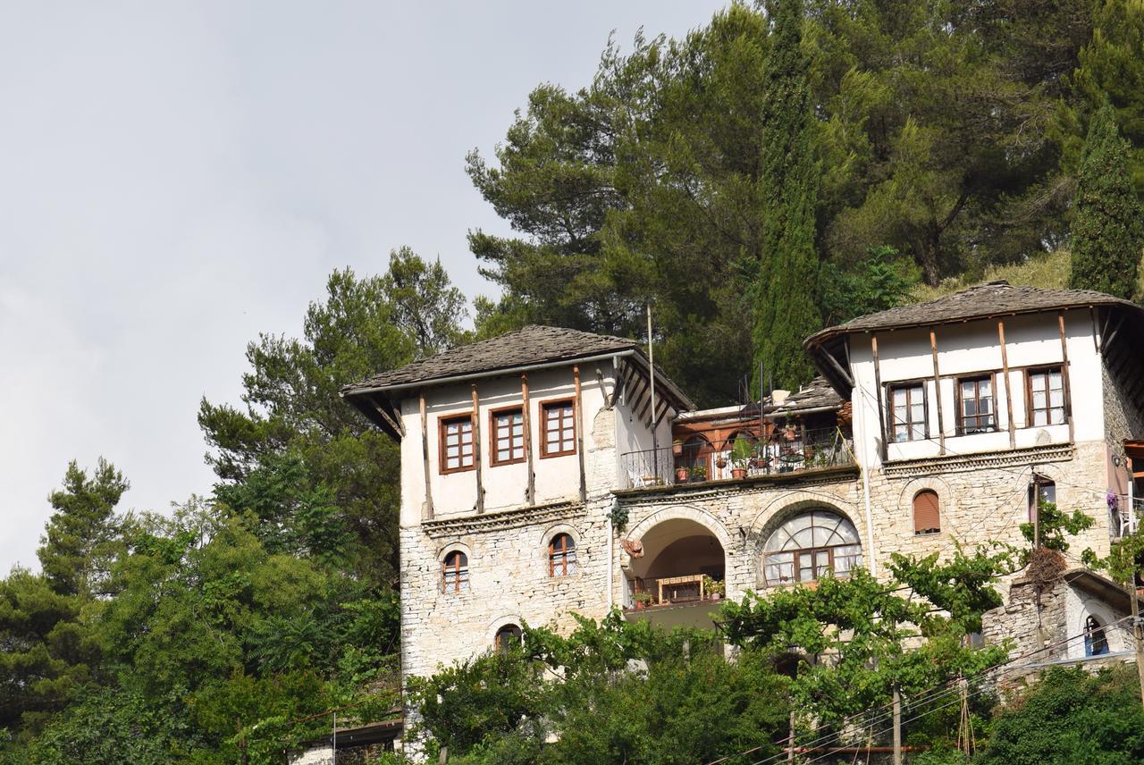 Guest House Salaria Gjirokastër Esterno foto