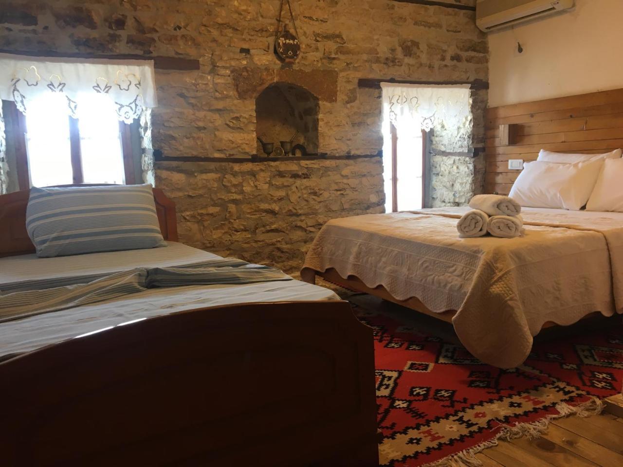 Guest House Salaria Gjirokastër Esterno foto